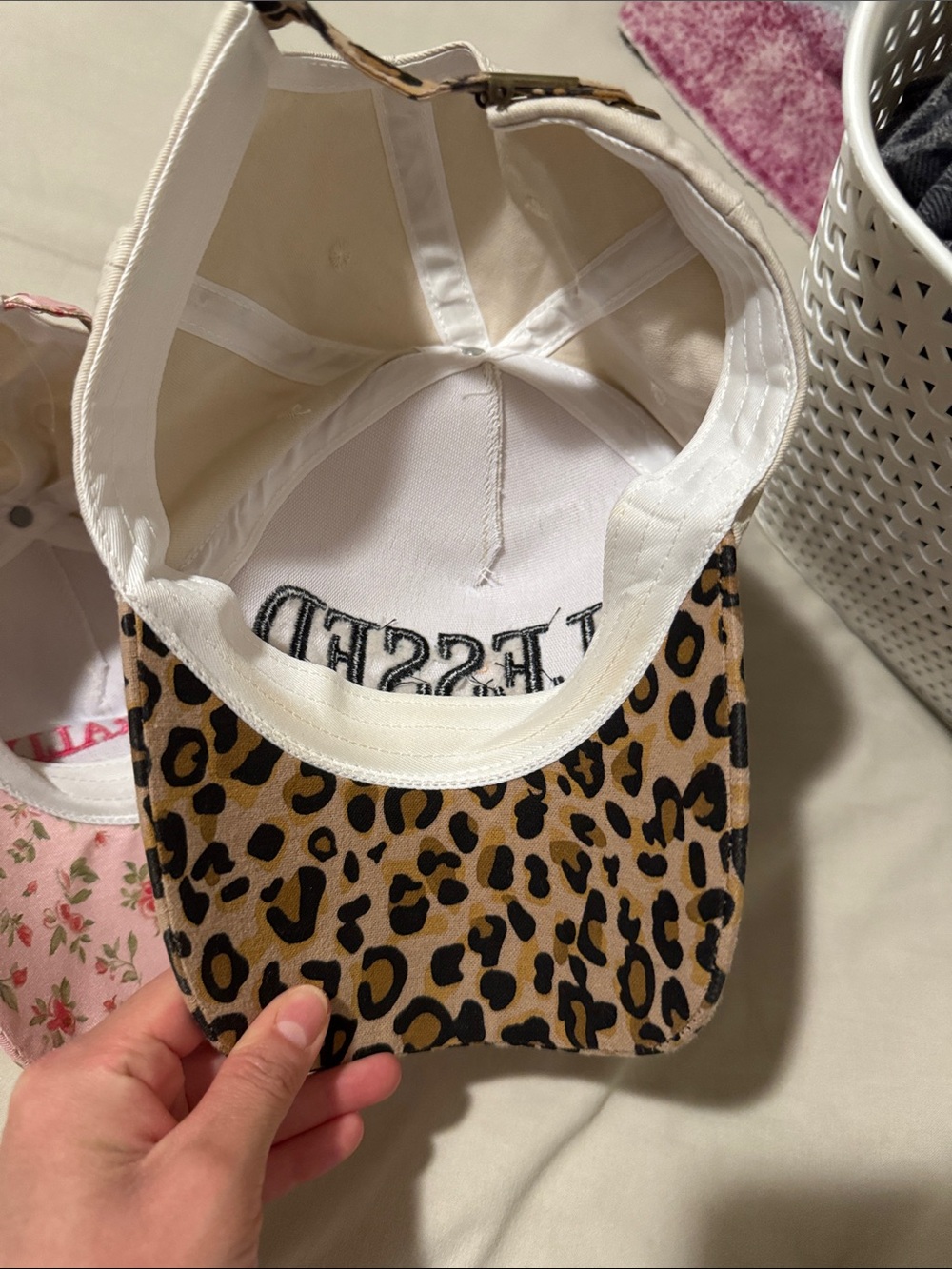 Women’s hat bundle - Picture 5 of 8